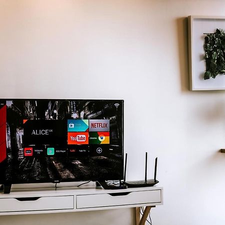 Muji Studio 2 - Seaview At 218 Tropicana Near Komtar Food Heaven With Netflix & Tv Box جورج تاون المظهر الخارجي الصورة